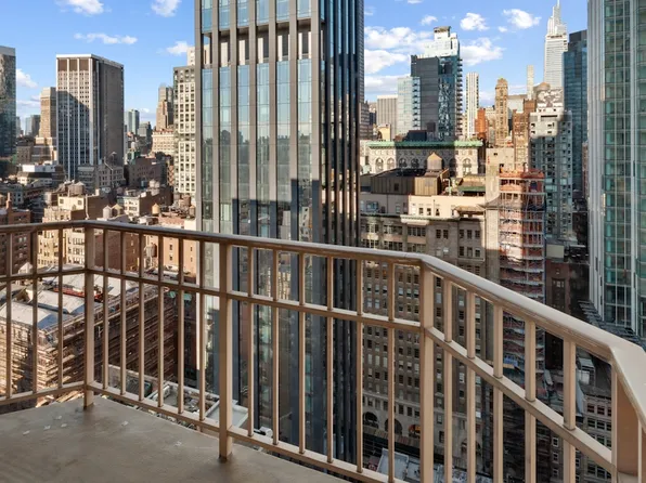 10 East 29th Street image 3 of 34
