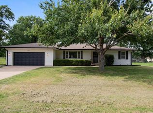 1605 E Franklin St, Clinton, MO 64735