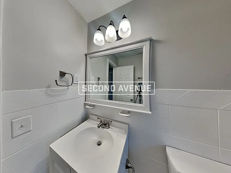 6731 W Virginia Ct — Photo 11