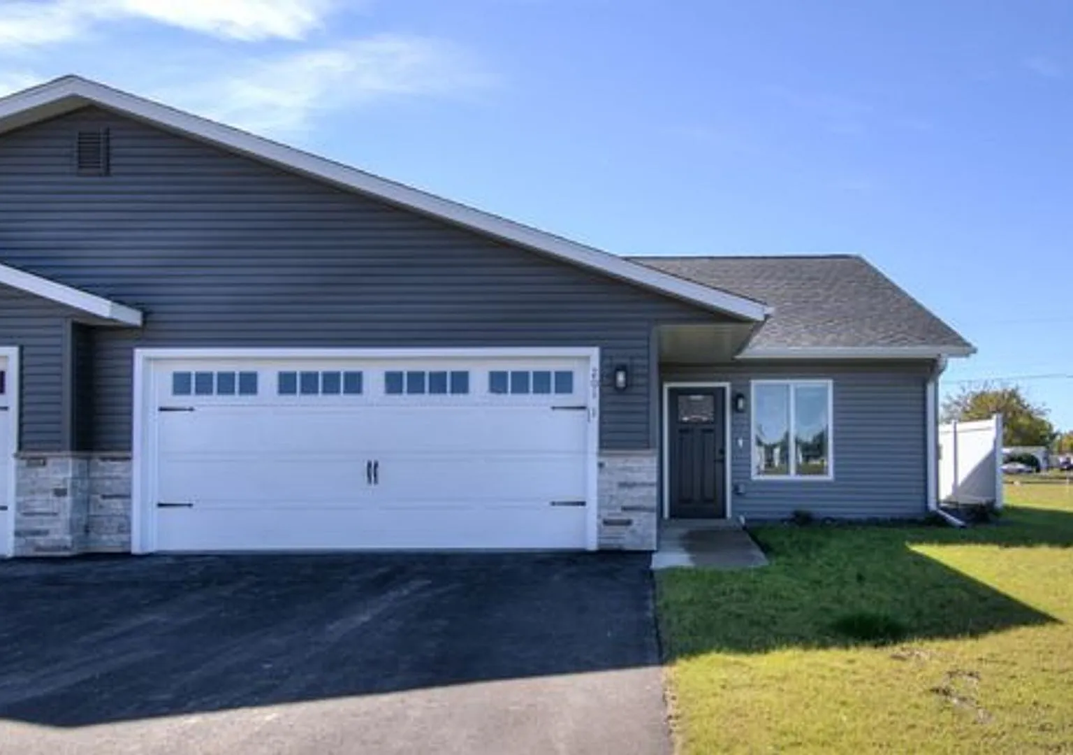 203 N Camelot Ln - Moon Lake 10 Units — Photo 1