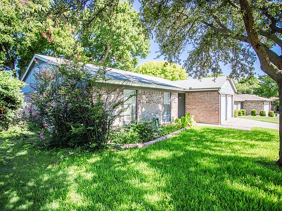 4th image of 740 Admiralty Way