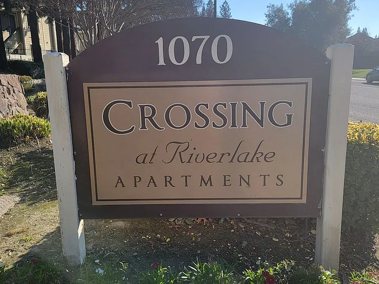 Crossing at Riverlake Apartments — Photo 6