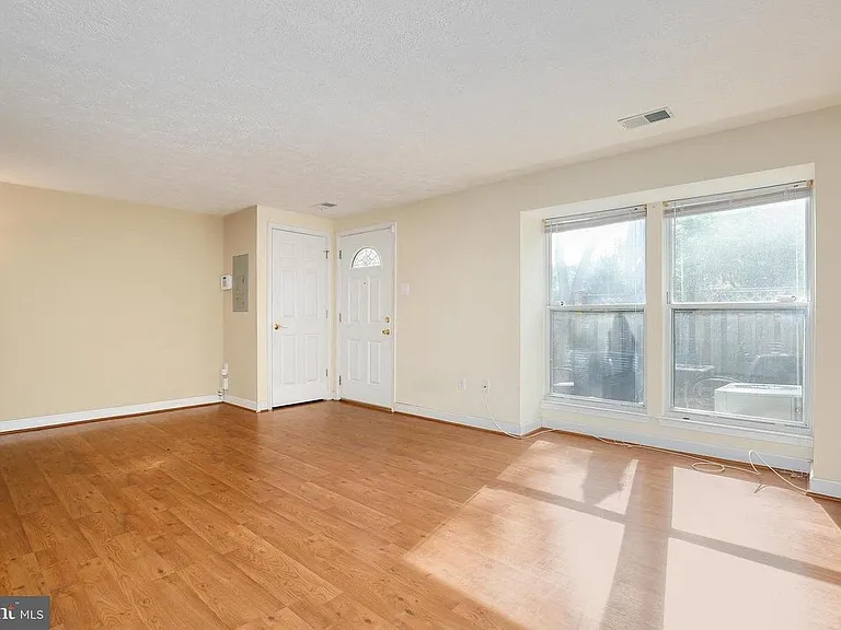 14 Whitechurch Ct — Photo 2