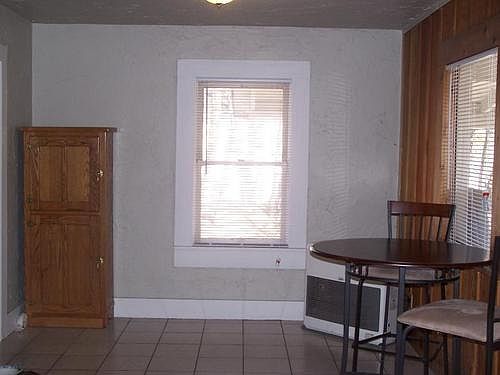 5th image of 416 Alexander Ave