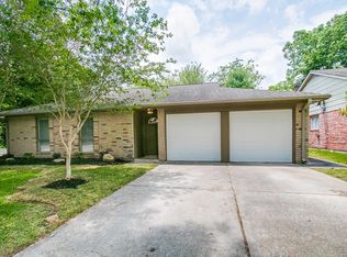 17603 Point Comfort Ln, Webster, TX 77598