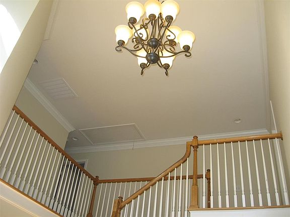 2nd image of 102 Whiffletree Dr