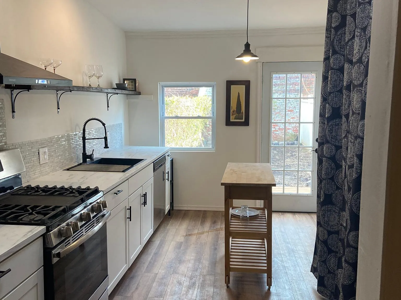 450 Belgrade St — Photo 1