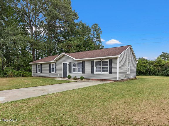 3rd image of 136 Sandy Drive