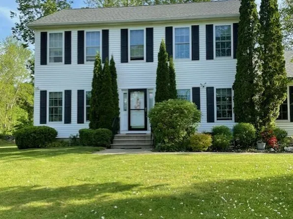 15 Mulberry Lane, New Milford, CT 06776