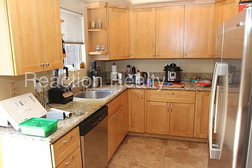 3rd image of 184 Whitney Ave APT 1