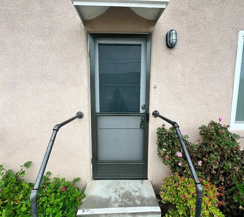 263 N Dos Caminos Ave