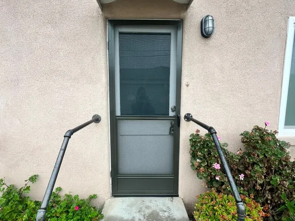 263 N Dos Caminos Ave, Ventura, CA 93003