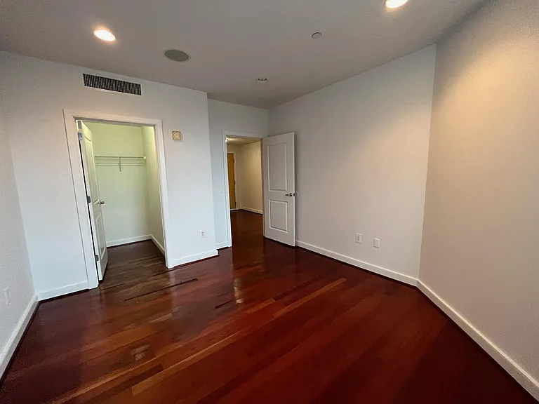 111 S 15th St #2104 — Photo 11