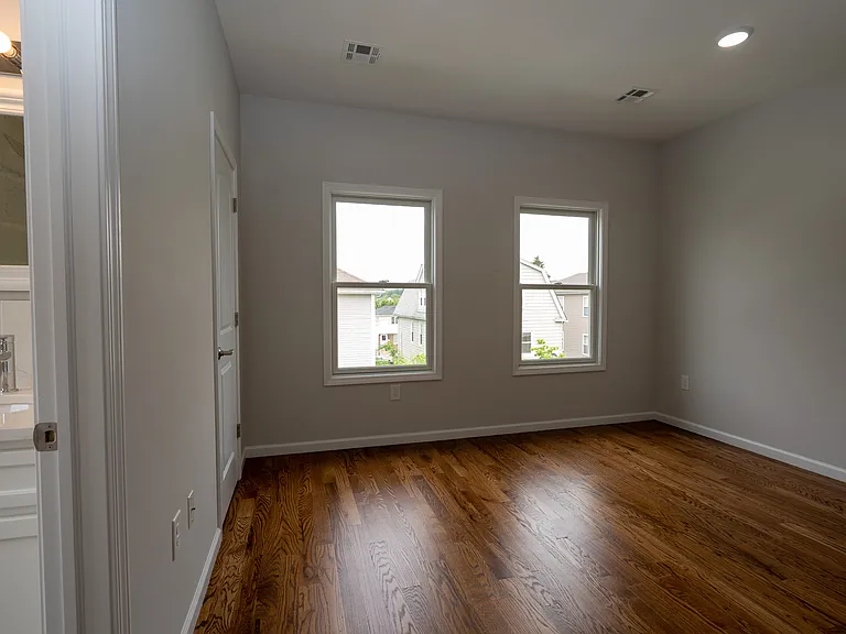 704 Warren St #1 — Photo 9