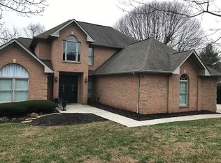 1075 Saint Ives Ct, Morristown, TN 37814