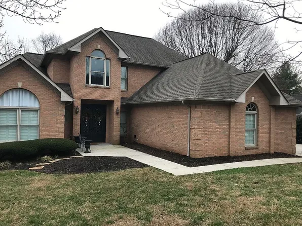 1075 Saint Ives Ct, Morristown, TN 37814