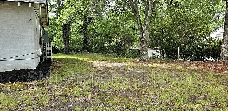 1001 Burton Ave — Photo 14
