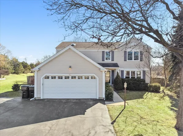 481 Pheasant Ridge Rd, Lake Zurich, IL 60047