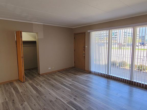 4th image of 4601 W 95th St #4605