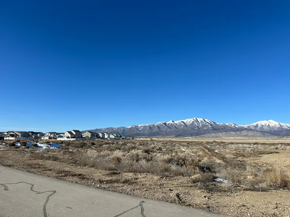 8029 N Bristle Cone Rd, Eagle Mountain, UT 84005