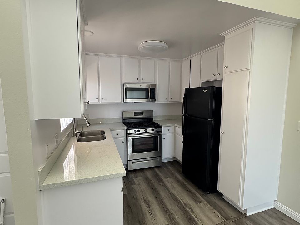 1st image of 530 E Santa Anita Ave