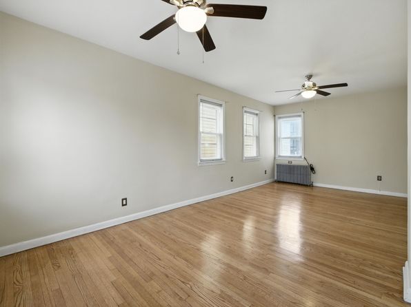 32 Gardner Ave #2