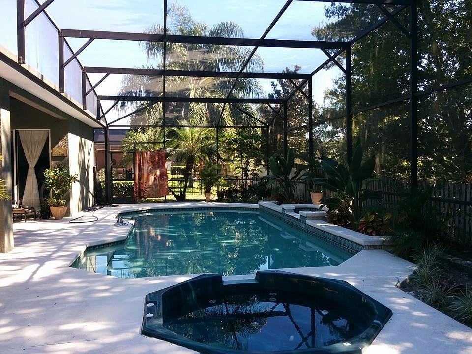 2nd image of 917 Bloomington Ct