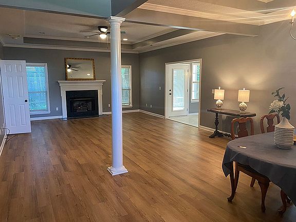 2nd image of 1129 Wisteria Dr