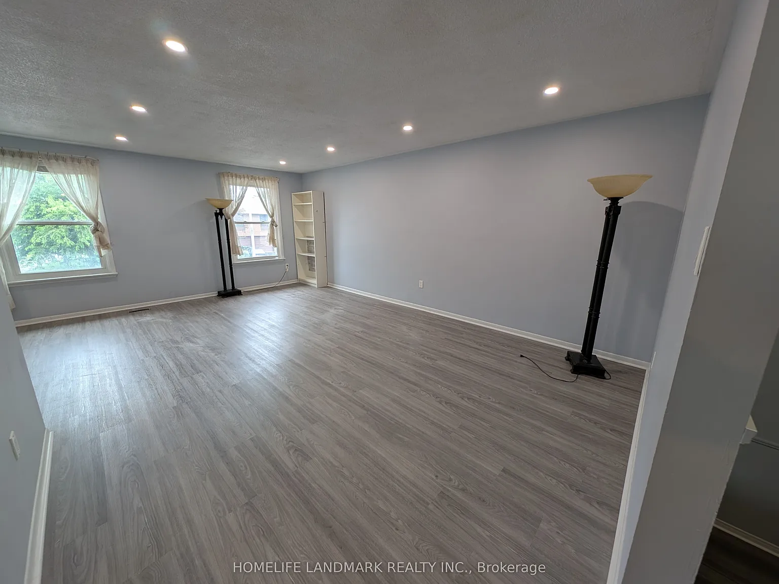 3 bed, $2,600 — Photo 2