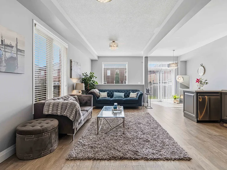 3872 Skyview St — Photo 5