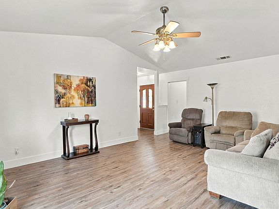 5th image of 1005 Grouse Dr