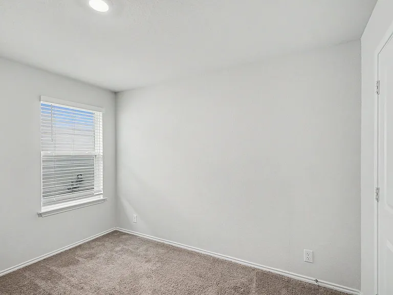 144 Hogans Aly — Photo 15
