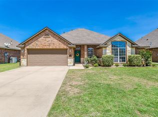 813 Chestnut Grove Dr, Cleburne, TX 76033