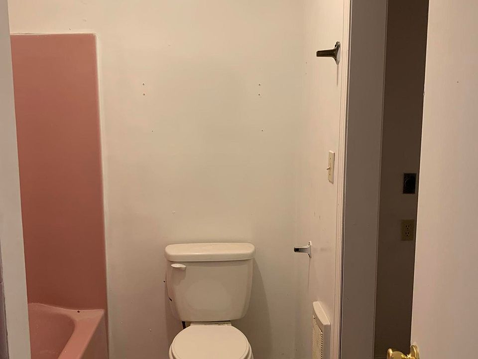 2nd image of 1728 Rolling Hills Dr