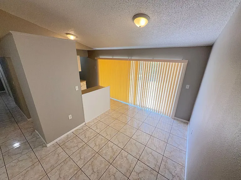 821 Moongate Ter — Photo 19