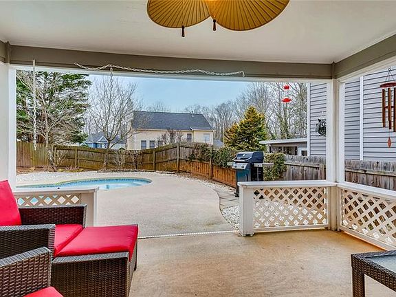 3rd image of 3906 Concord Walk Dr SE