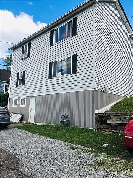 2nd image of 2424 School St