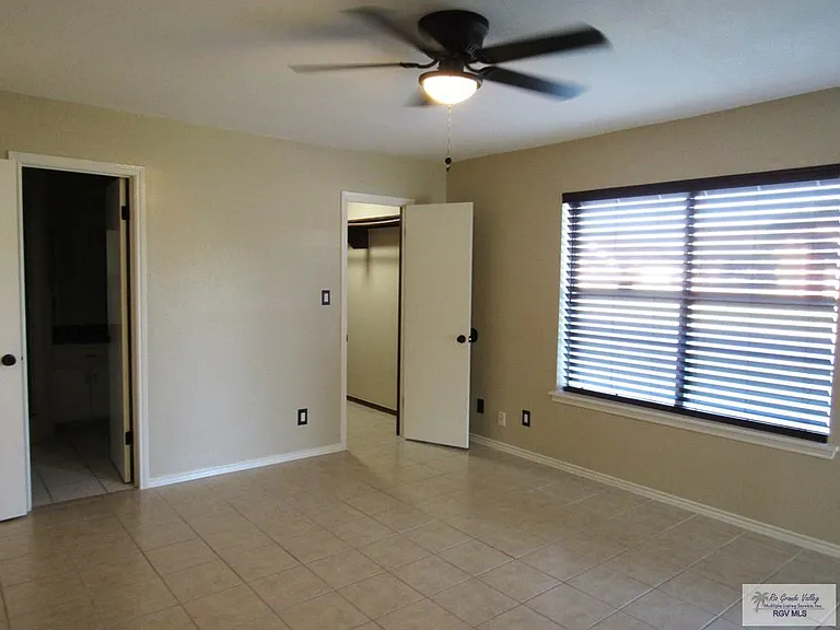 918 E Leggett Rd — Photo 10