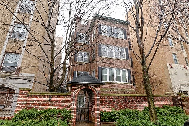 1st image of 919 W Carmen Ave APT B