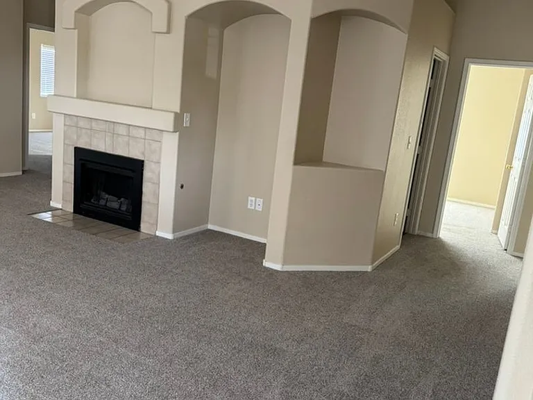 2228 Cambridge Elms St — Photo 3