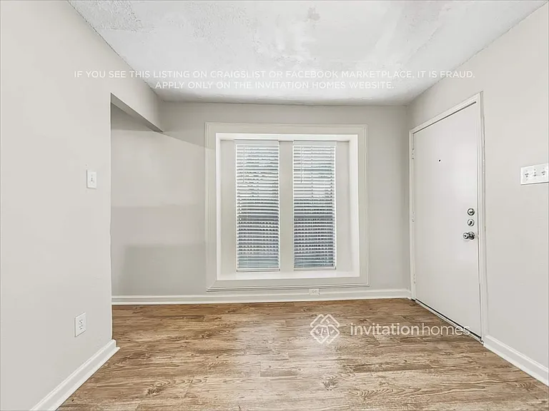 5201 Waltham Ct — Photo 7