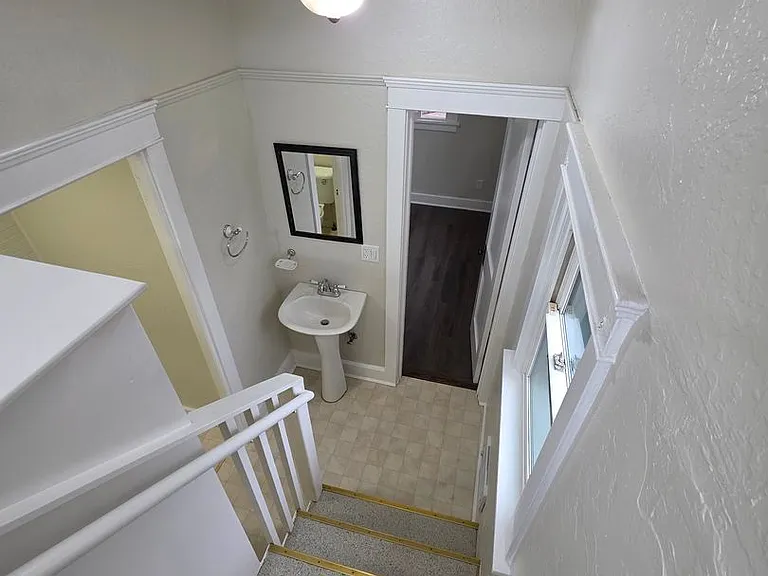 340 N Grove Ct — Photo 10