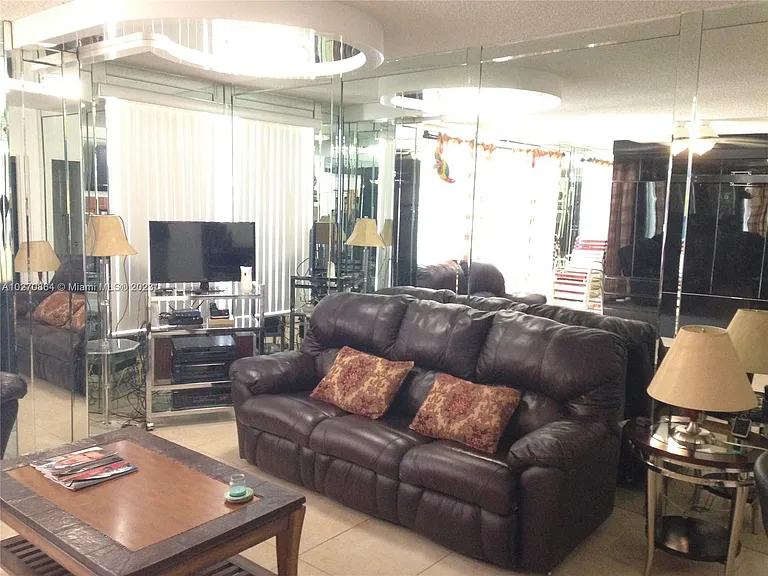 3505 S Ocean Dr #104 — Photo 5