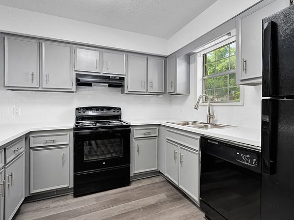 Magnolia - Kitchen
