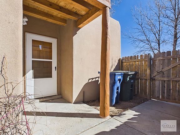2nd image of 2104 Ridgeview Cir