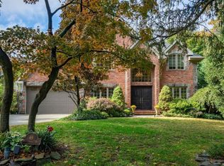 69 Mill Spring Rd, Manhasset, NY 11030