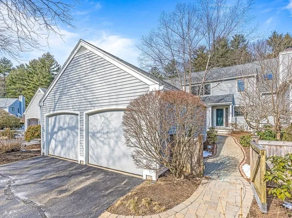 71 Hillside Dr #71, Wayland, MA 01778