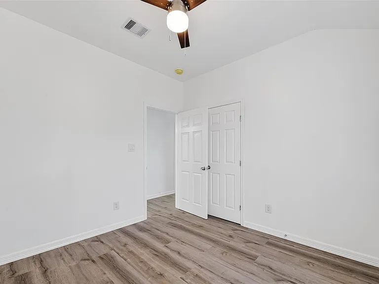 7725 Hoffman St #B — Photo 15