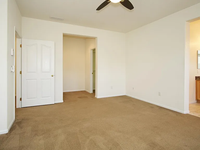 10585 Parkington Ln — Photo 17
