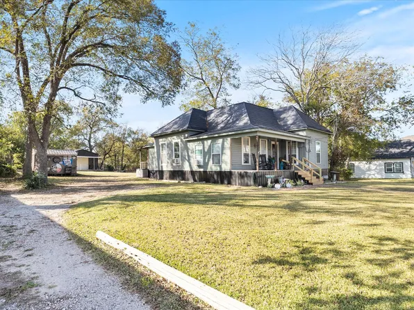 1216 Wesley St, Greenville, TX 75401